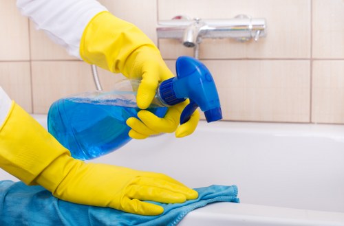 Deep cleaning and kitchen cleaning services